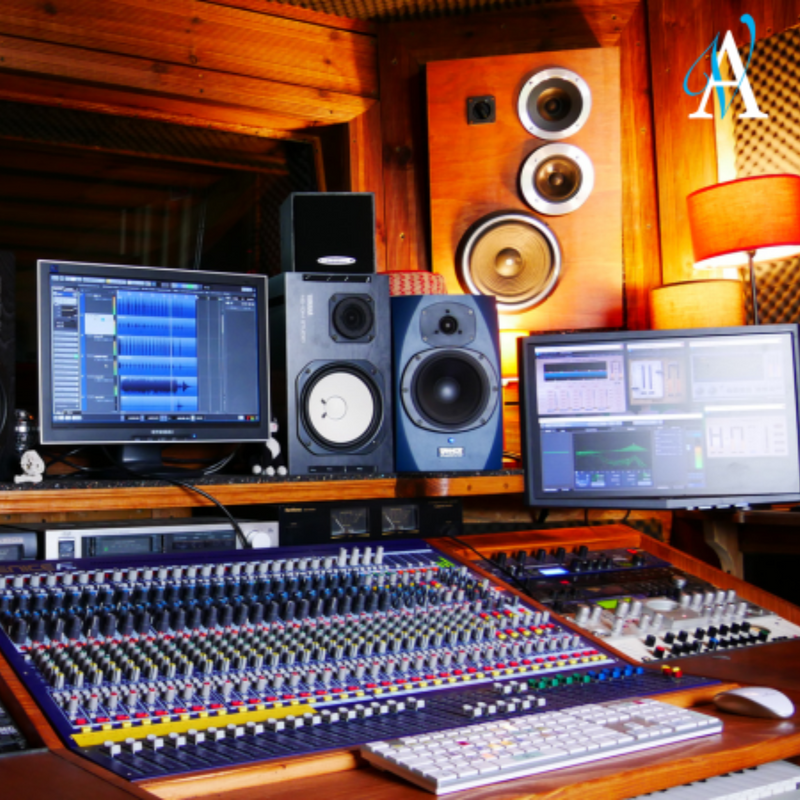 4-Week IN-PERSON or ZOOM Voice-Over Intensive with Casting Director Barry Shapiro!